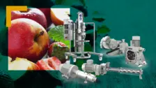 As bombas para alimentos da NETZSCH foram exibidas com maçãs e morangos frescos, destacando soluções eficientes para o processamento de alimentos.
